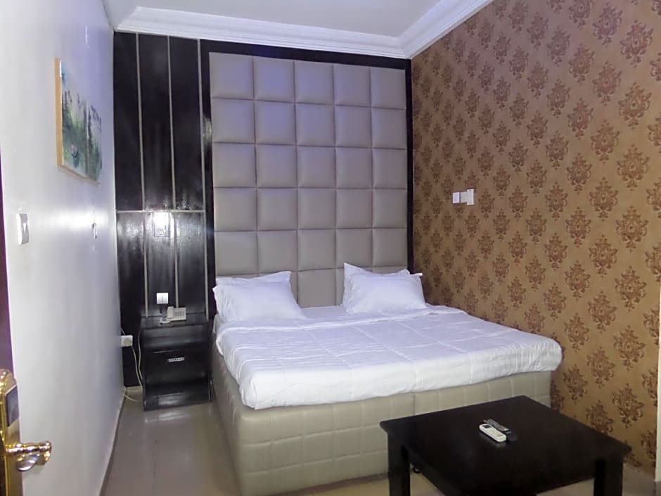 Silverland Hotels and Suites