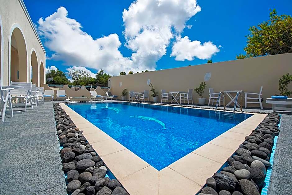 Alizea Villas & Suites