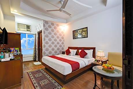 Chanchal Deluxe Hotel