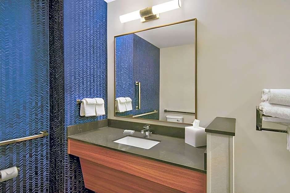 Fairfield by Marriott Inn & Suites Cincinnati North West Chester