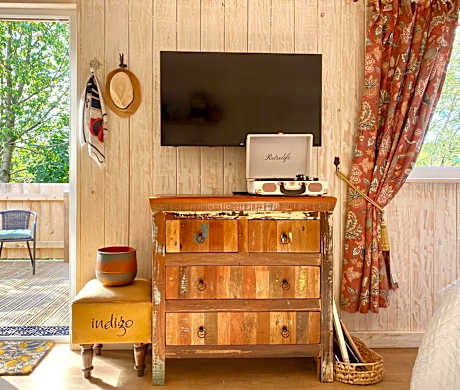 Robin Cabin with hot tub