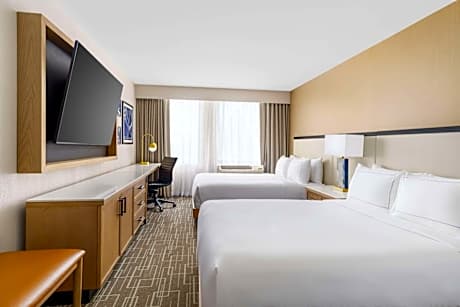 Double Room with Two Double Beds - Mobility Access Tub/Non-Smoking