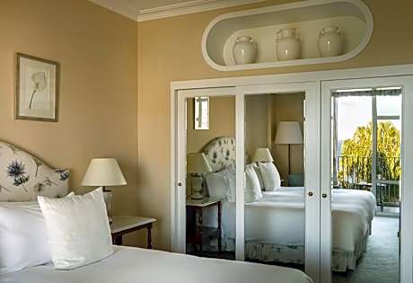 Deluxe Sea View Room