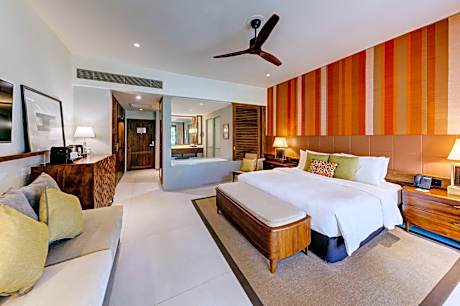 Premium Pool Access King - 20% discount on SPA & 10% off on F&B