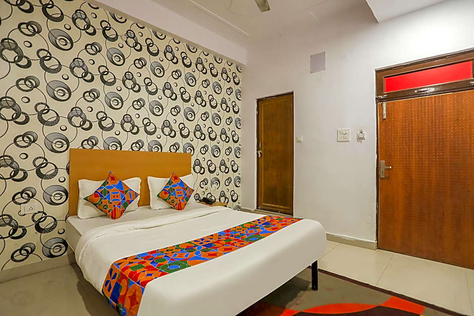 FabHotel Pranjul Inn