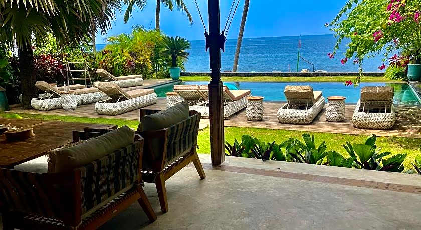 LOUKA BEACH BALI