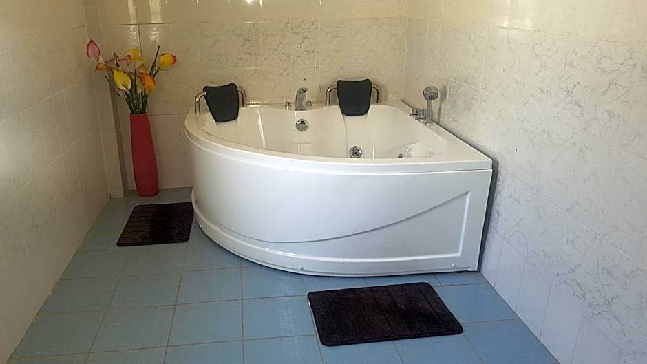 Calabash Hotel, Migori