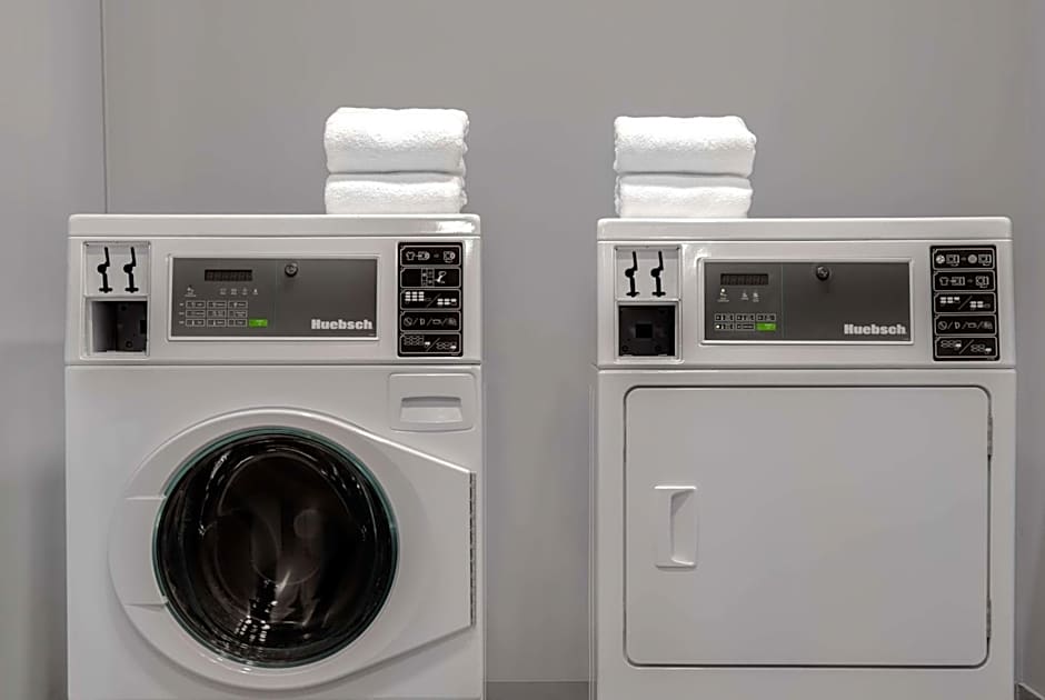 Ramada Plaza by Wyndham Calgary Downtown