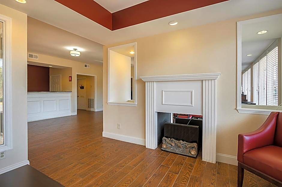 Red Roof Inn & Suites Scottsboro