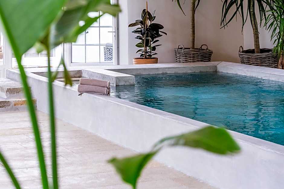 Secret d'Uzès - Place aux Herbes - Piscine chauffée et Jacuzzi