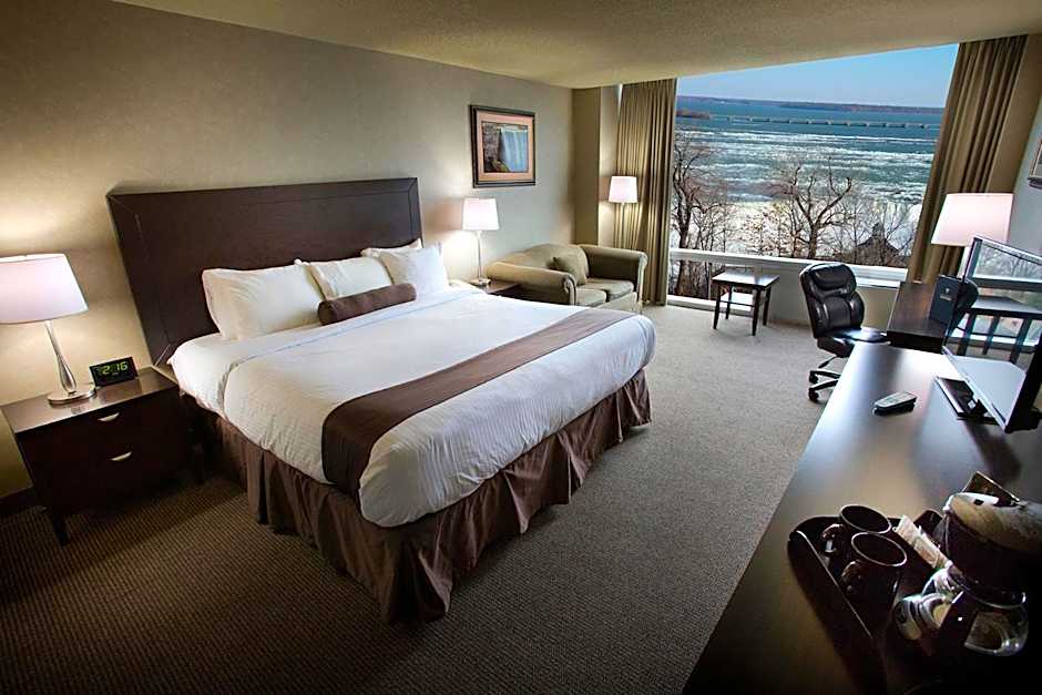 Oakes Hotel Overlooking The Falls