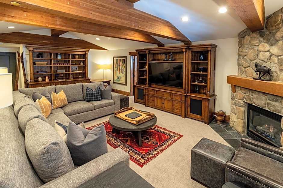 The Chateaux Deer Valley