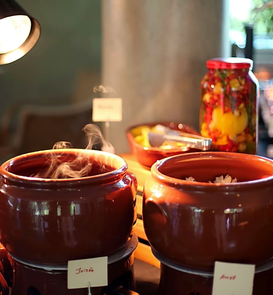 Almenat Embu das Artes Sao Paulo, Tapestry Collect