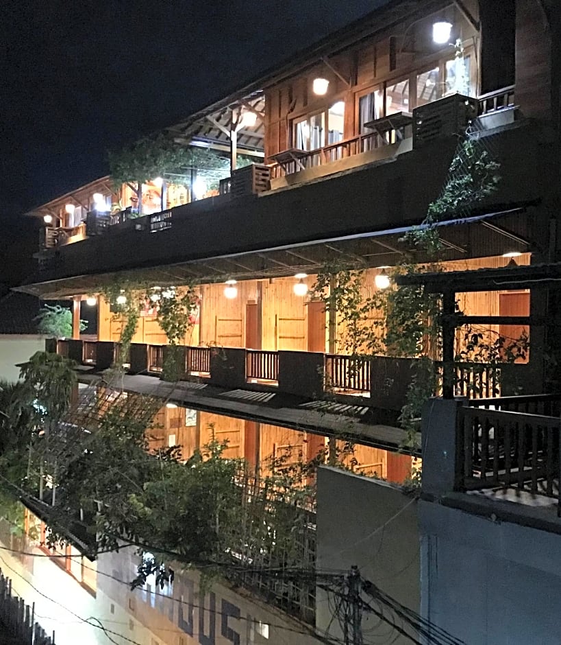 Seahouse Bali Indah Beach Inn