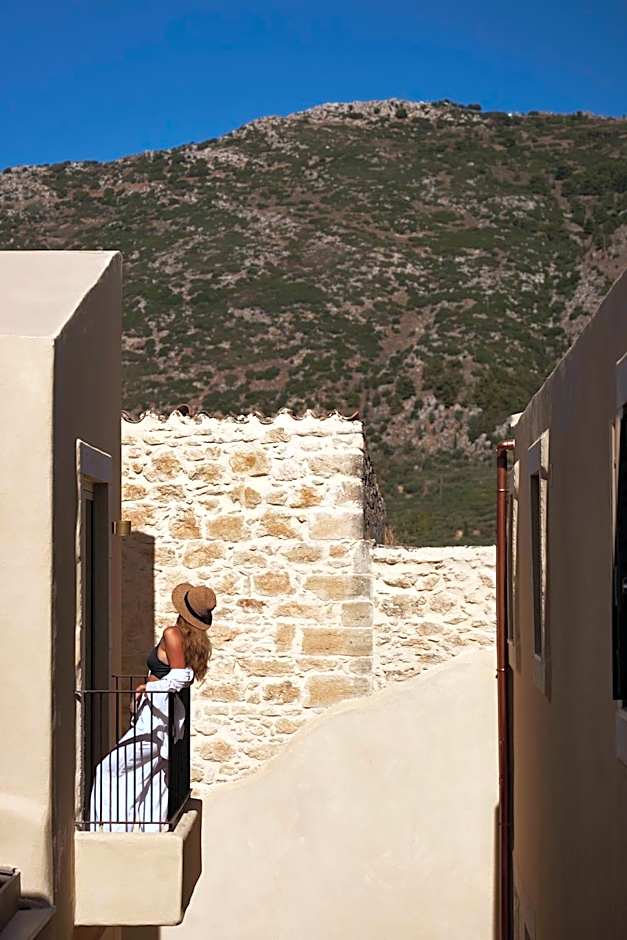 Manili Boutique Suites & Villas