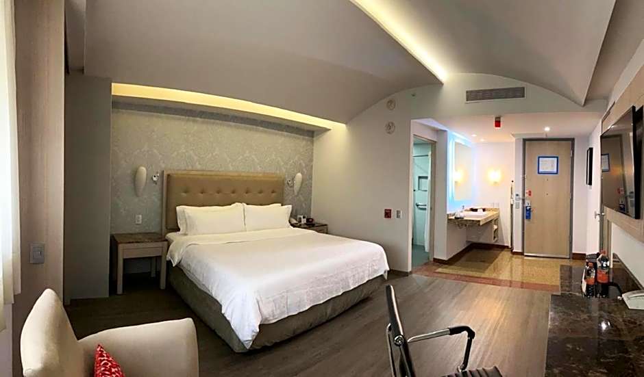 Holiday Inn Express Mexico - Toreo By IHG