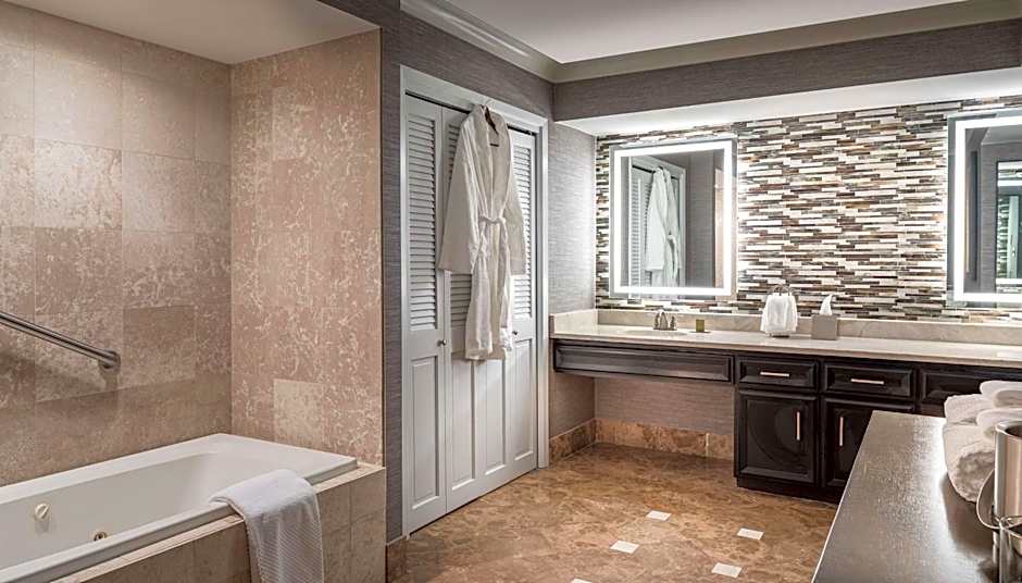 DoubleTree By Hilton Hotel Dallas Near The Galleria