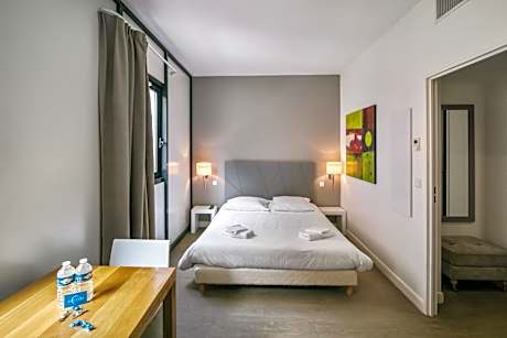 Double Studio Superior (4 Adults)