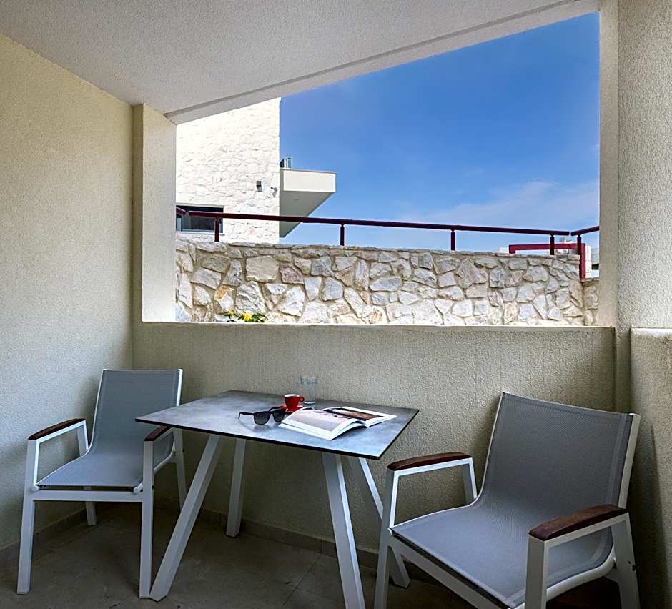 Elpiniki Luxury Rooms