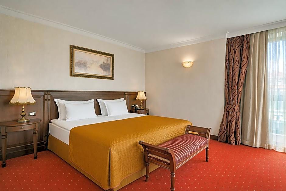 Crystal Palace Boutique Hotel