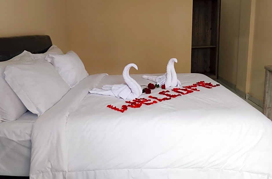 THE LAVIANA HOTEL