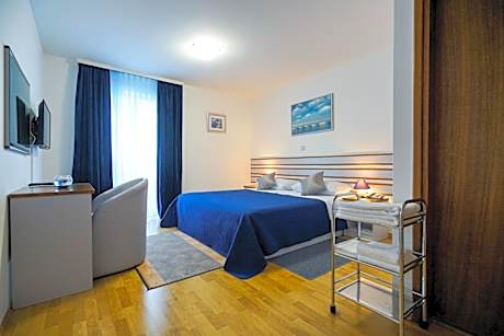 Double Room with Balcony and Sea View