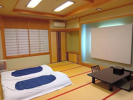 Japanese-Style Family Room with Shared Bathroom - Non-Smoking