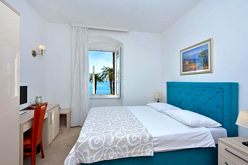 Photo 1 of 25 of Deluxe, Sea View
