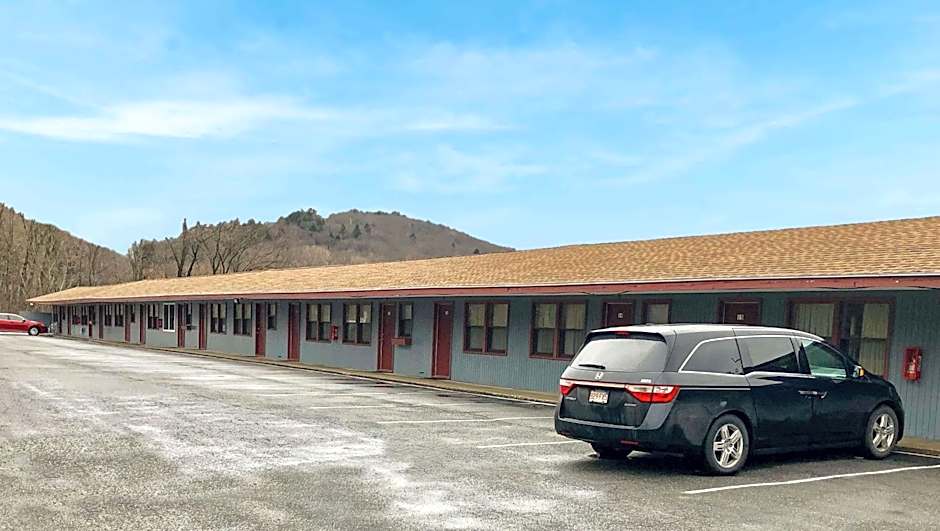Photo 1 of 30 of Pleasant Valley Motel West Stockbridge