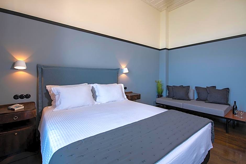 Mosaic Venetian Harbour Suites