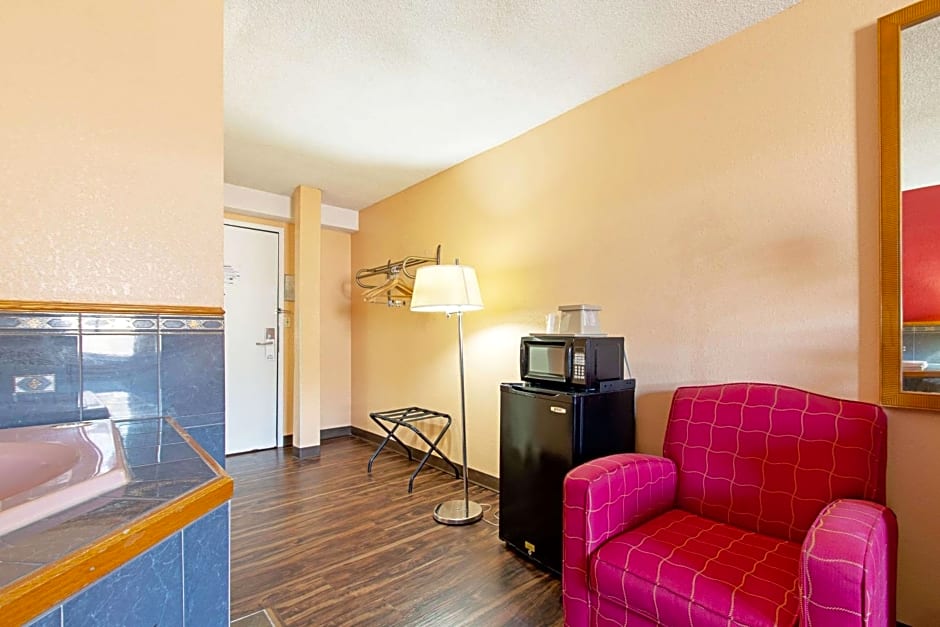 Econo Lodge Utica