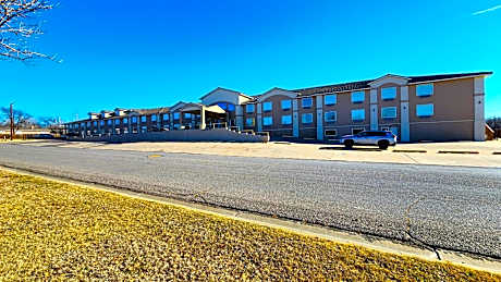 FairBridge Inn & Suites Canadian