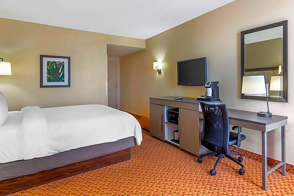 Best Western Plus Kendall Hotel & Suites