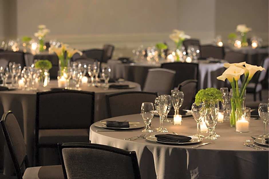 Renaissance by Marriott Meadowlands Hotel