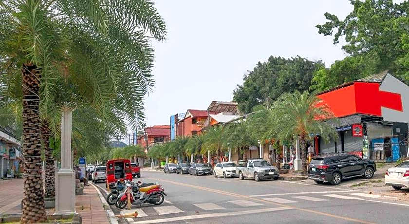 OYO 681 Paradise Hotel