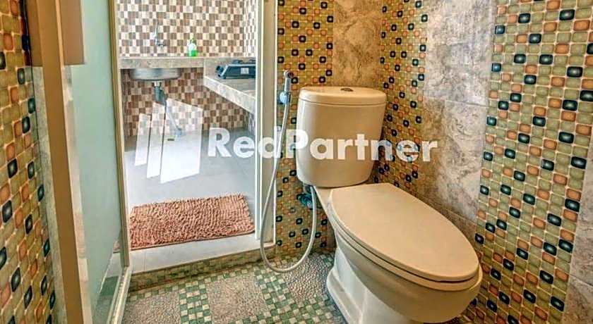 Griya Rahayu Guesthouse Mitra RedDoorz near Jatim Park 2 Batu