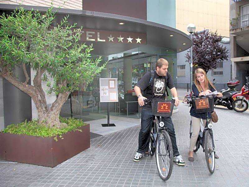 Madanis Apartamentos