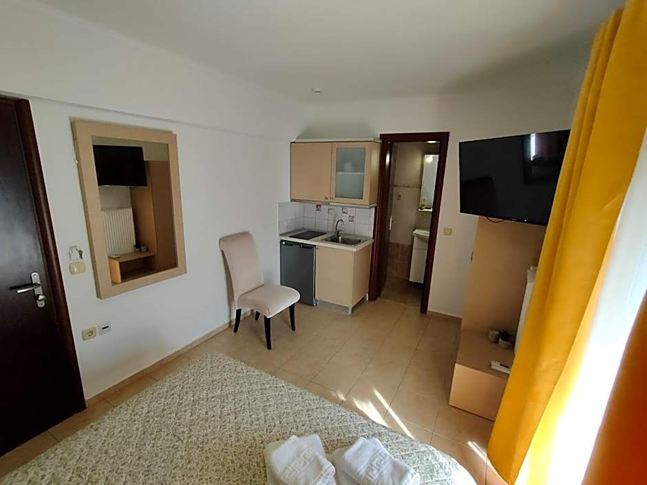 Anassa Deluxe Apartments & Studios