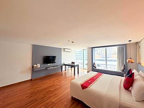 Premier Deluxe Double or Twin Room