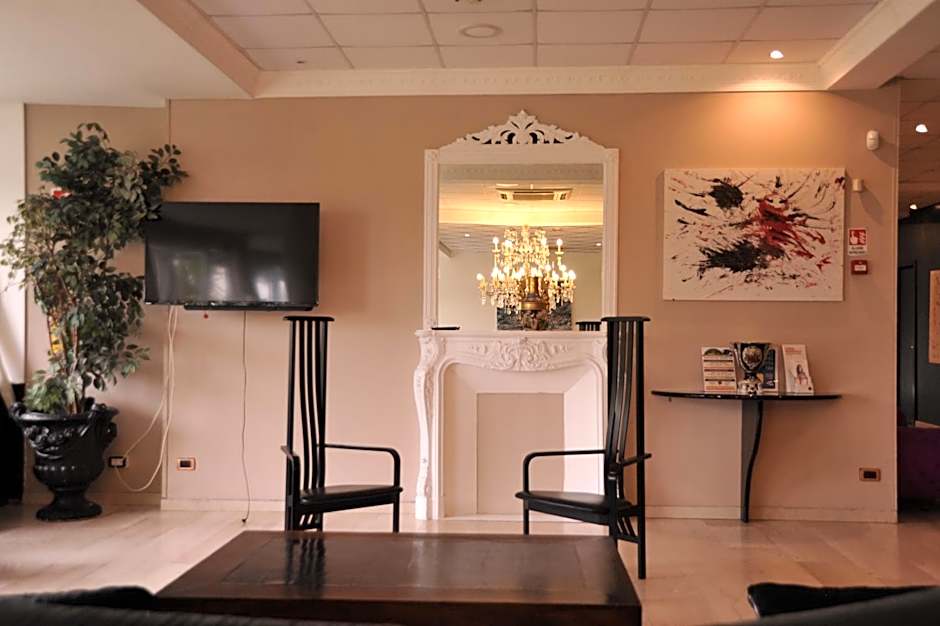 Domizia Palace Hotel