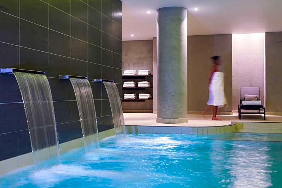 Radisson Blu CDG Airport Terminal Hotel, Paris