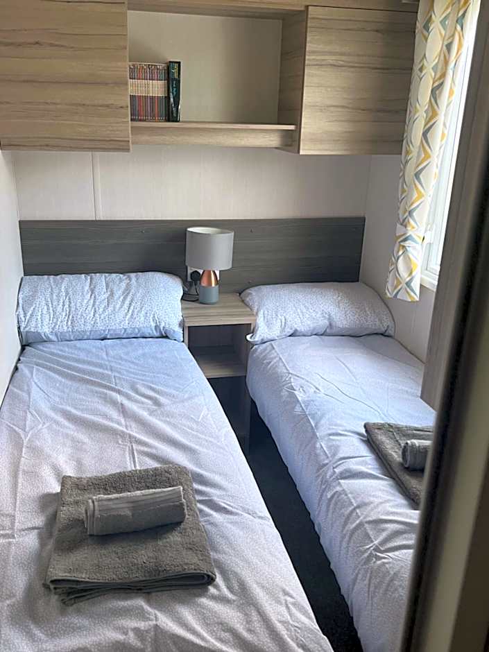 Robinson retreats beautiful caravan with sea views pet friendly