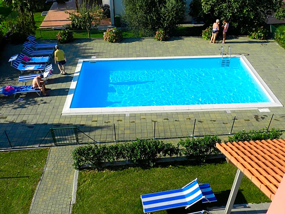 Residence Girasole Casa Rossa B