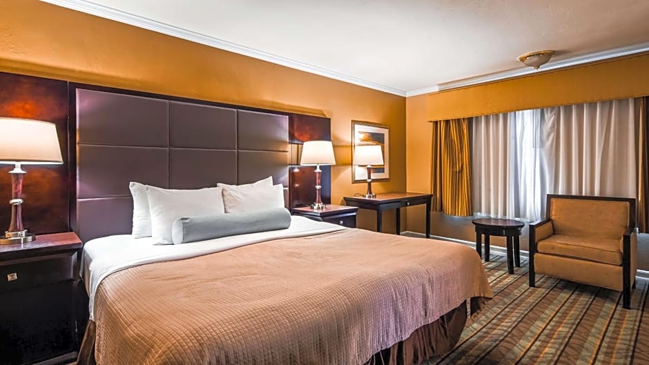 Best Western Carmel's Town House Lodge