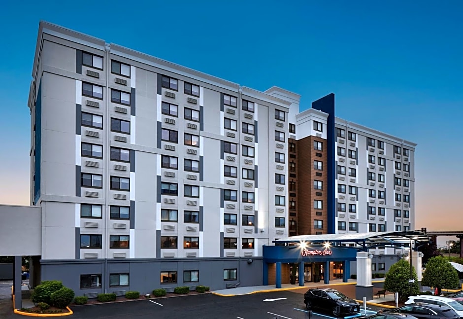 Hampton Inn Newark Airport