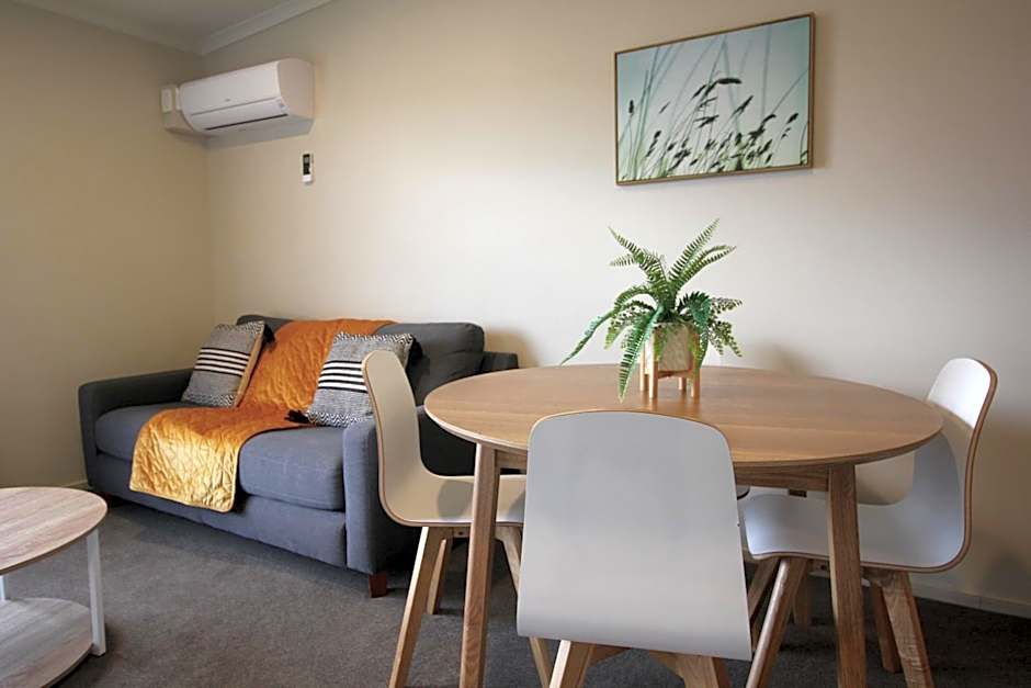 Alpine Lake Motor Lodge