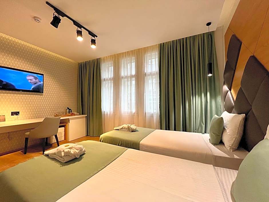 Capital Hotel Garni
