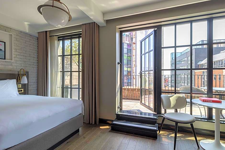Photo 1 of 7 of Superior 1 Queen Bed, Terrace