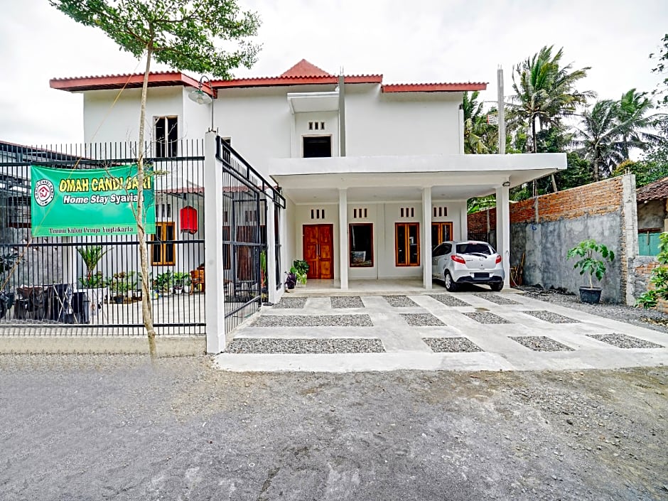 RedDoorz at Omah Candi Sari near Airport YIA