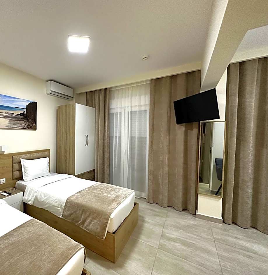Navarino Luxe Suites